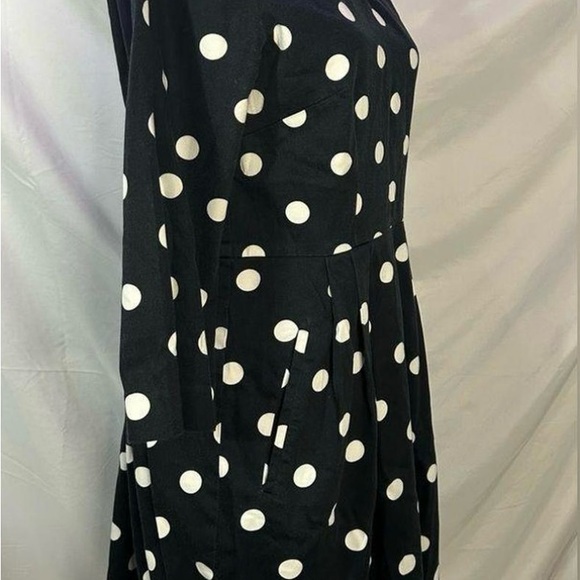 Betsey Johnson black and white polka dot dress
Size 8 - Picture 3 of 5